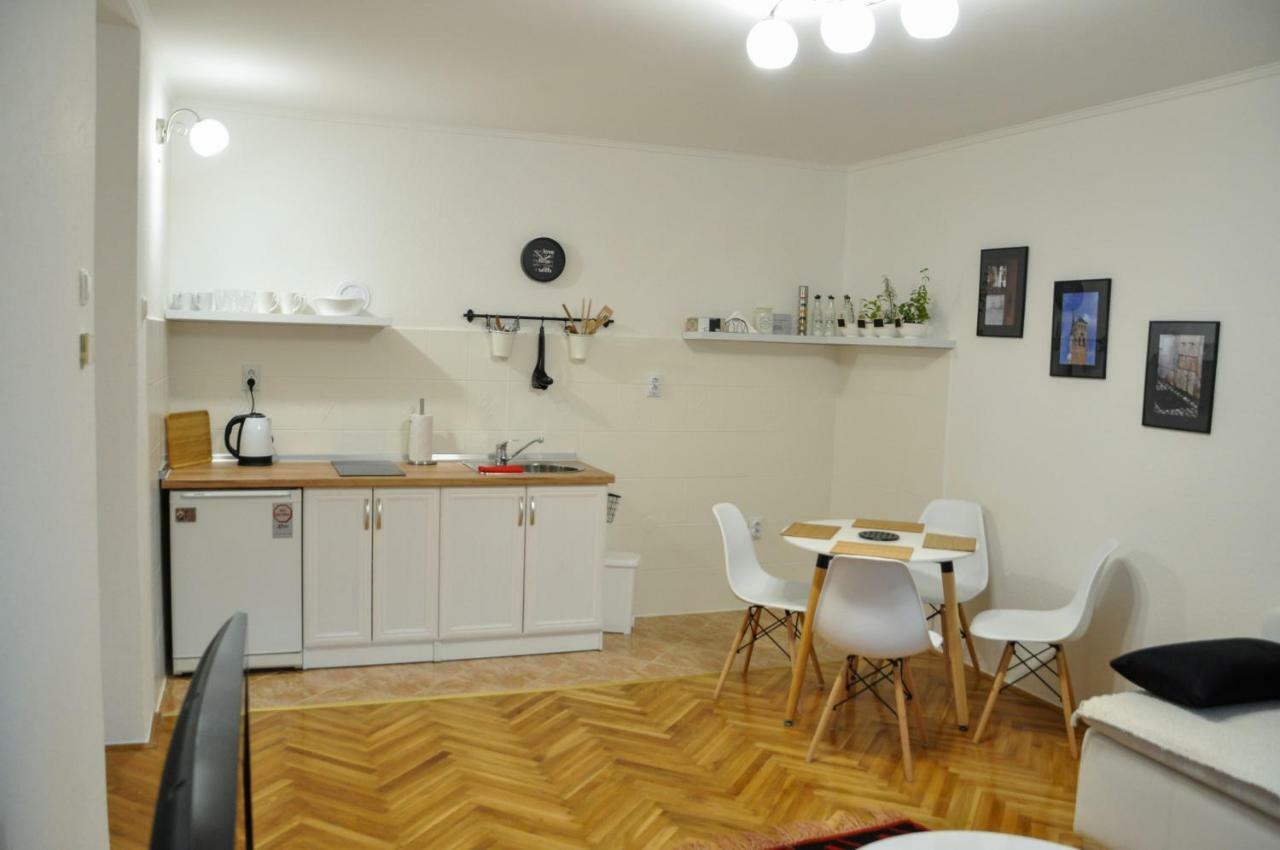Zvekir - Old Town Apartment SJJ Buitenkant foto